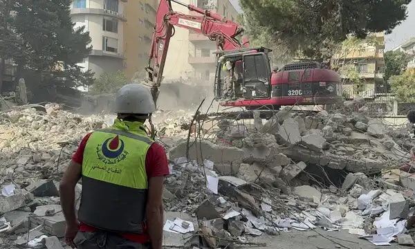 Lebanese Civil Defense Rescue Team Carrying Out a Search and Rescue Operation after Israeli airstrike In Nabatieh. Images via Getty Image